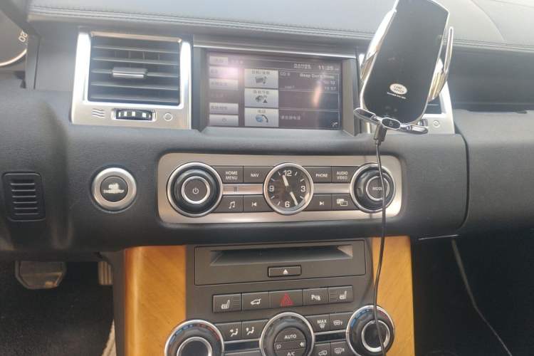 Used Land Rover Range Sport 2011 5.0 V8 SC HSE Audio And AC Panel