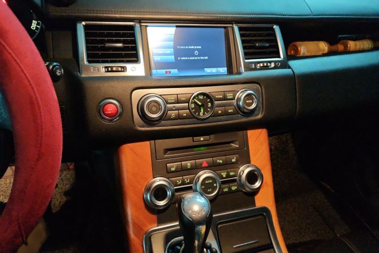 Used Land Rover Range Sport 2011 5.0 SC V8 HSE Audio And AC Panel