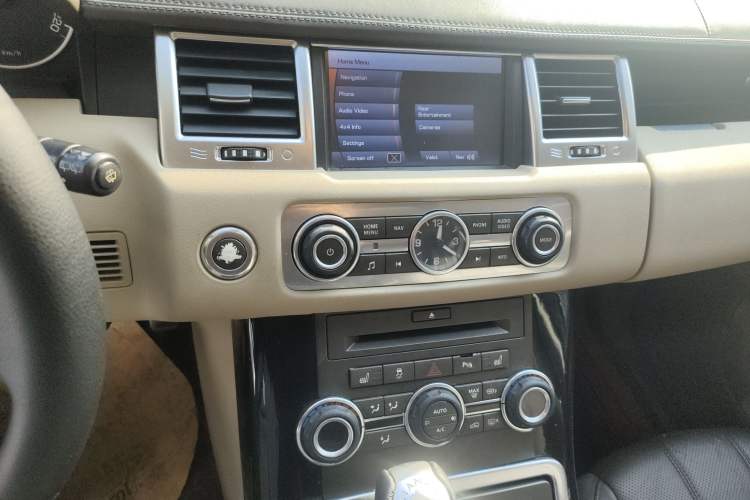 Used Land Rover Range Sport 2011 5.0 SC V8 HSE Audio And AC Panel