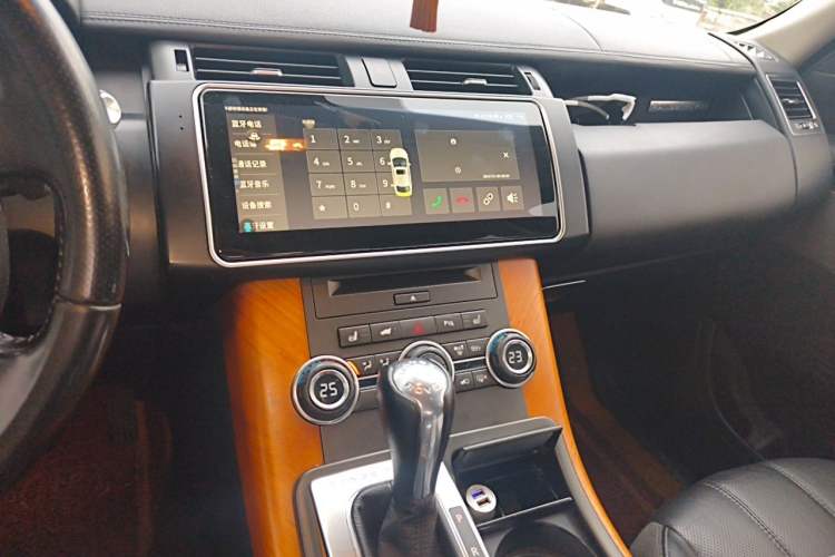 Used Land Rover Range Sport 2011 3.0 TDV6 Diesel Version Audio And AC Panel