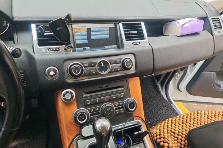 Used Land Rover Range Sport 2011 3.0 TDV6 Diesel Version Audio And AC Panel