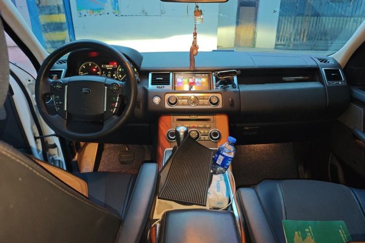 Used Land Rover Range Sport 2011 3.0 TDV6 Diesel Version Center Console