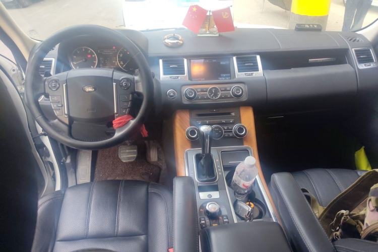 Used Land Rover Range Sport 2011 5.0 NA V8 HSE Center Console