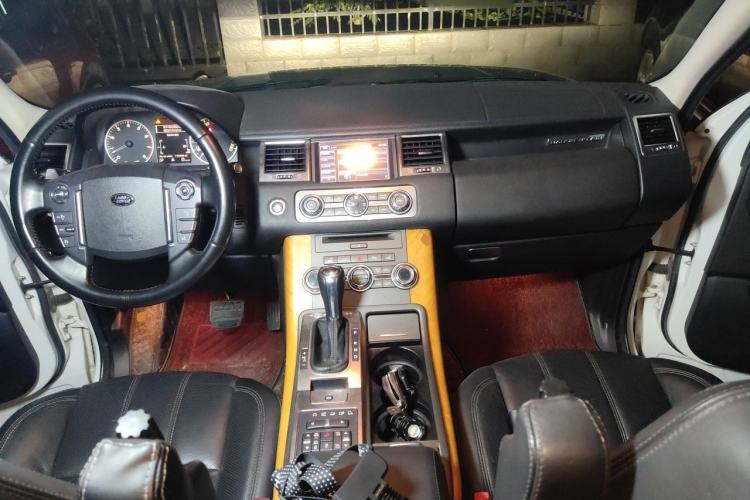 Used Land Rover Range Sport 2011 5.0 NA V8 HSE Center Console