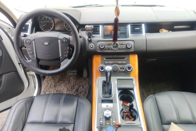 Used Land Rover Range Sport 2011 5.0 SC V8 HSE Center Console