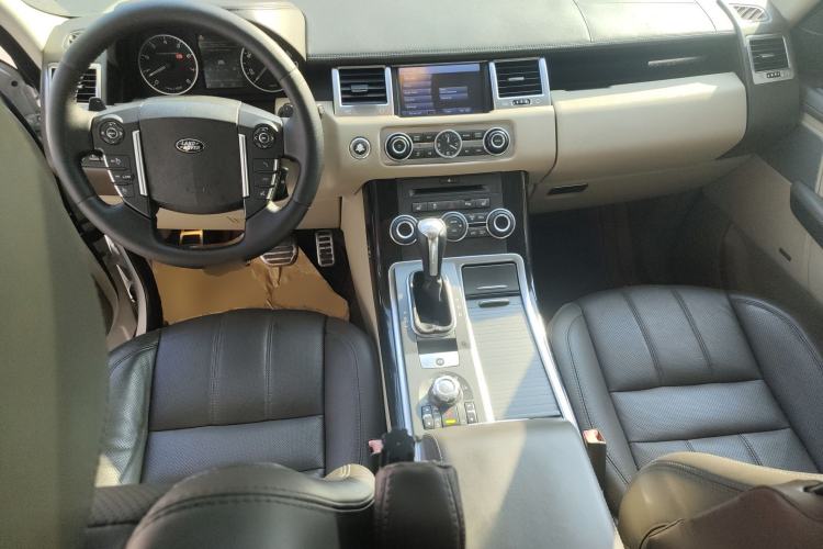 Used Land Rover Range Sport 2011 5.0 SC V8 HSE Center Console