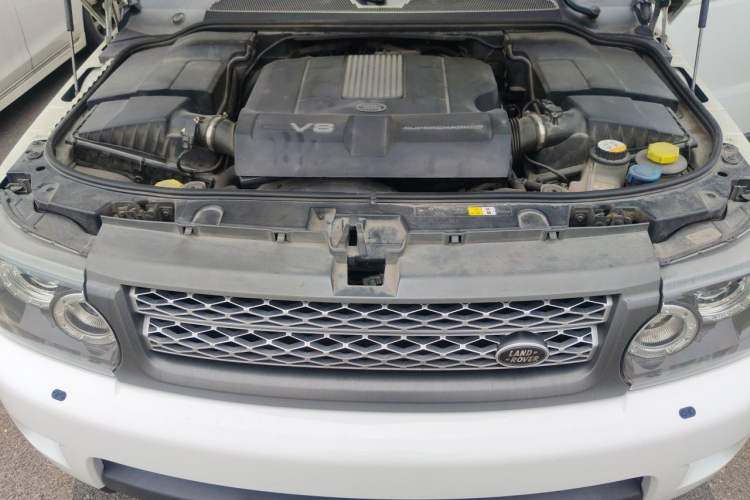 Used Land Rover Range Sport 2011 5.0 SC V8 HSE Engine Bay