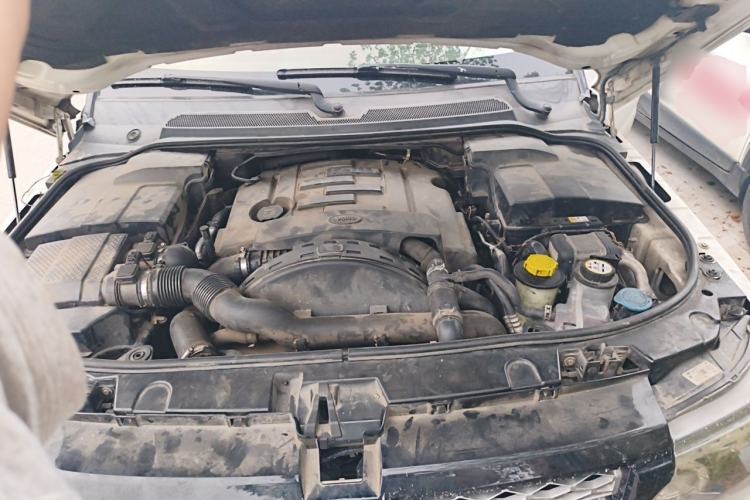 Used Land Rover Range Sport 2011 3.0 TDV6 Diesel Version Engine Bay