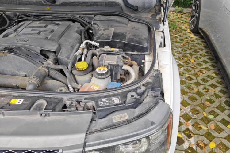 Used Land Rover Range Sport 2011 3.0 TDV6 Diesel Version Engine Bay Left