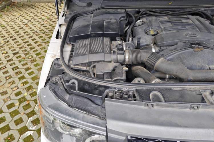 Used Land Rover Range Sport 2011 3.0 TDV6 Diesel Version Engine Bay Right