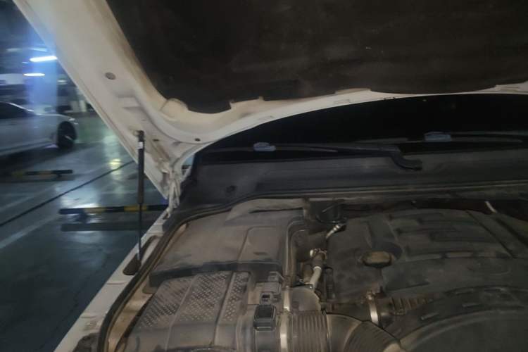 Used Land Rover Range Sport 2011 3.0 TDV6 Diesel Version Engine Bay Right