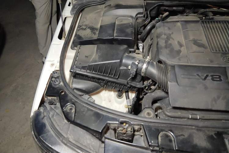 Used Land Rover Range Sport 2011 5.0 NA V8 HSE Engine Bay Right