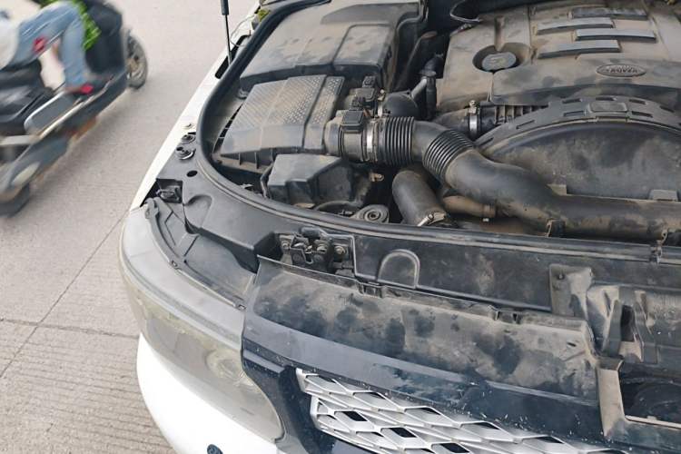 Used Land Rover Range Sport 2011 3.0 TDV6 Diesel Version Engine Bay Right