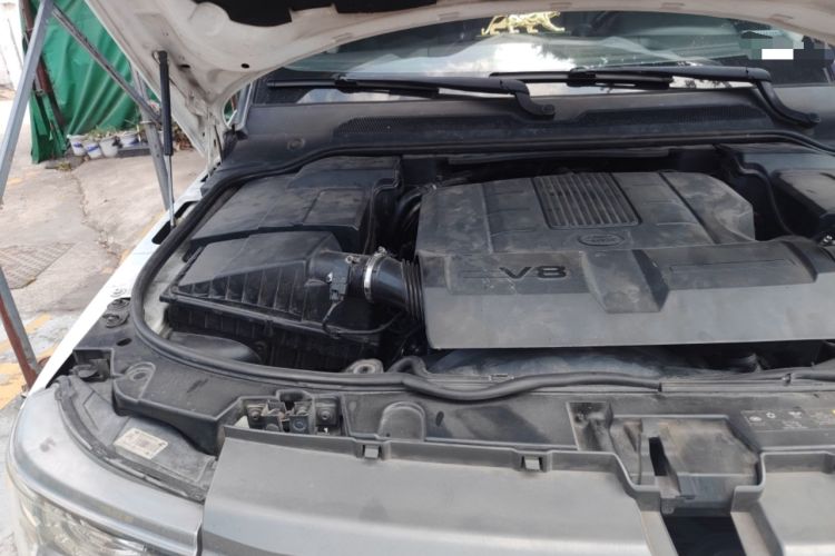 Used Land Rover Range Sport 2011 5.0 NA V8 HSE Engine Bay Right