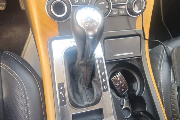 Used Land Rover Range Sport 2011 5.0 V8 SC HSE Gear Lever