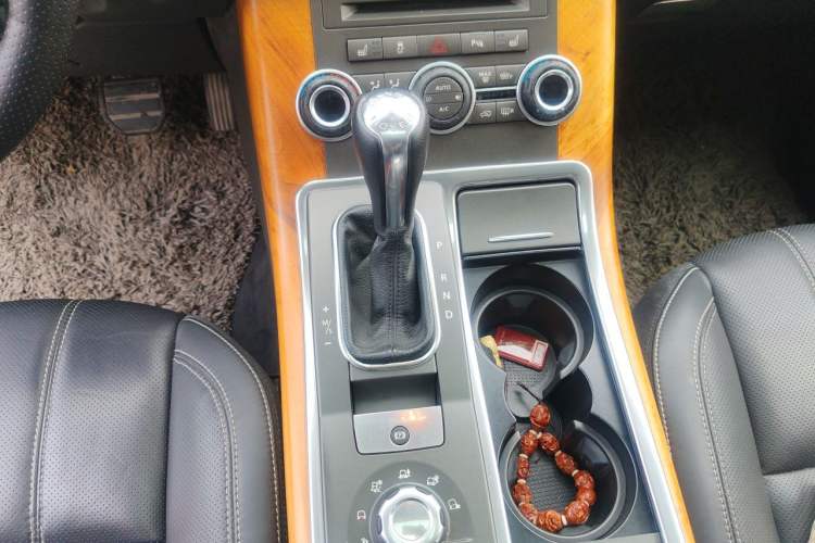 Used Land Rover Range Sport 2011 5.0 SC V8 HSE Gear Lever