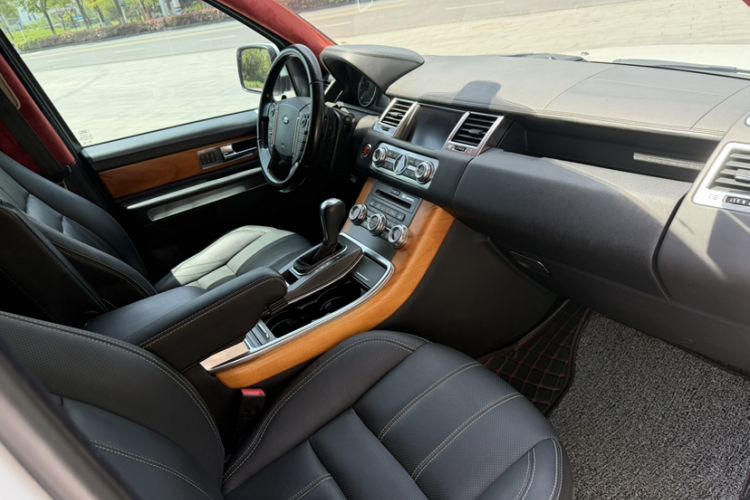 Used Land Rover Range Sport 2011 5.0 SC V8 HSE Interior 8