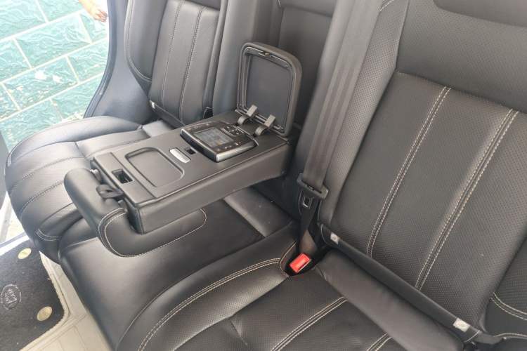 Used Land Rover Range Sport 2011 5.0 V8 SC HSE Left Rear Seat