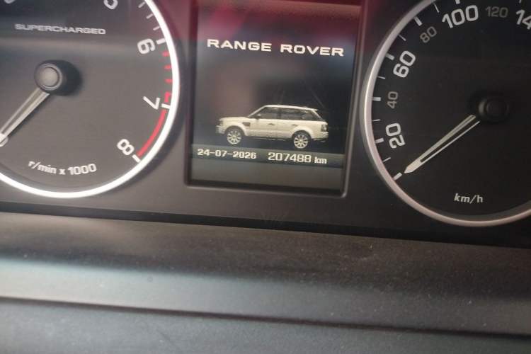 Used Land Rover Range Sport 2011 5.0 SC V8 HSE Odometer Close Up