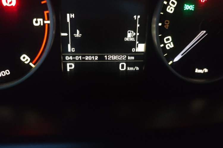 Used Land Rover Range Sport 2011 3.0 TDV6 Diesel Version Odometer Close Up