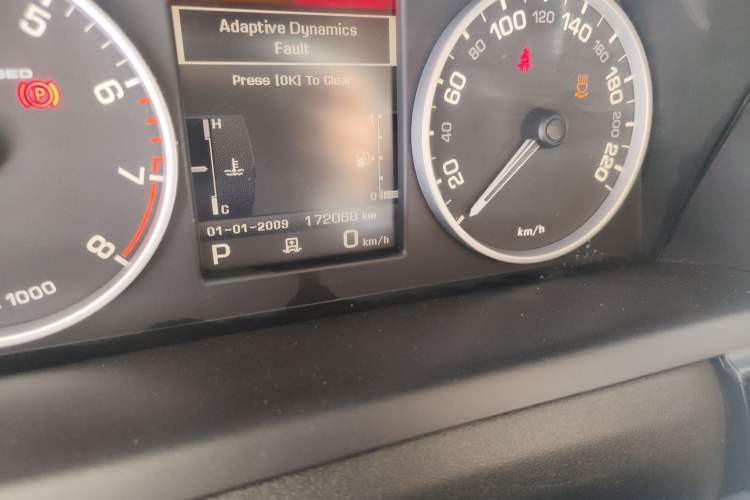 Used Land Rover Range Sport 2011 5.0 SC V8 HSE Odometer Close Up