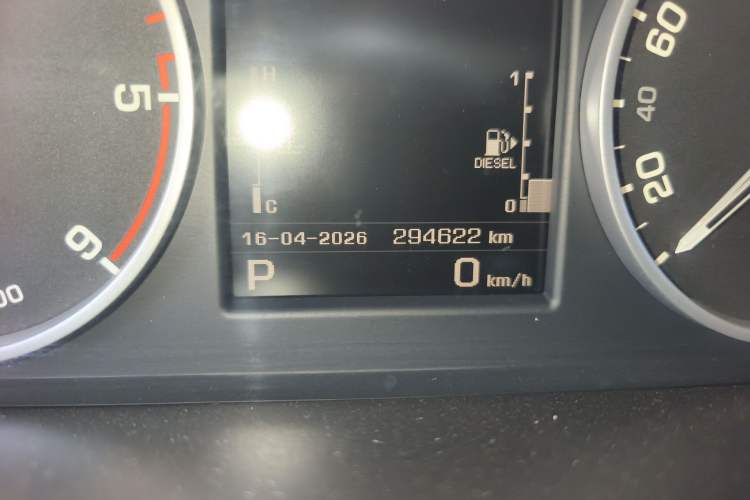 Used Land Rover Range Sport 2011 3.0 TDV6 Diesel Version Odometer Close Up