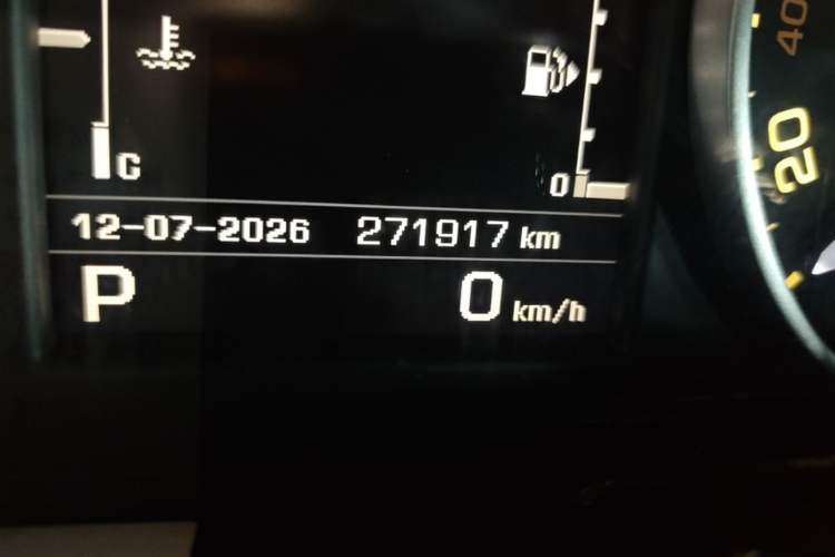 Used Land Rover Range Sport 2011 5.0 NA V8 HSE Odometer Close Up