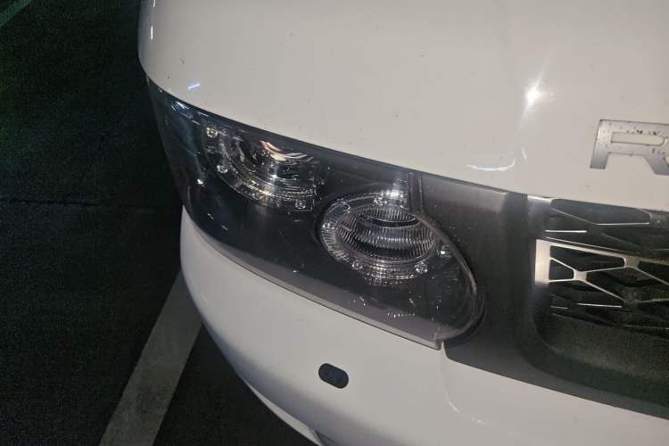 Used Land Rover Range Sport 2011 3.0 TDV6 Diesel Version Right Front Headlight