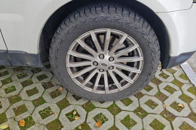 Used Land Rover Range Sport 2011 3.0 TDV6 Diesel Version Right Front Wheel Hub