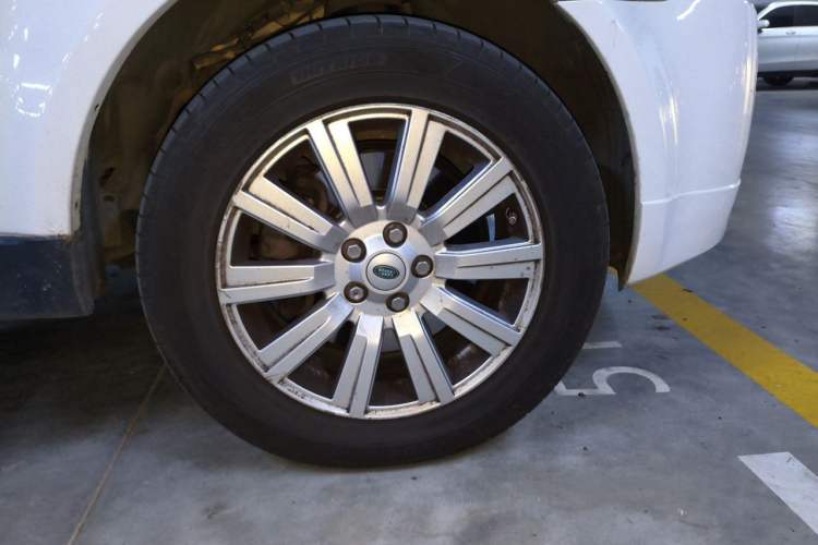 Used Land Rover Range Sport  Right Front Wheel Hub