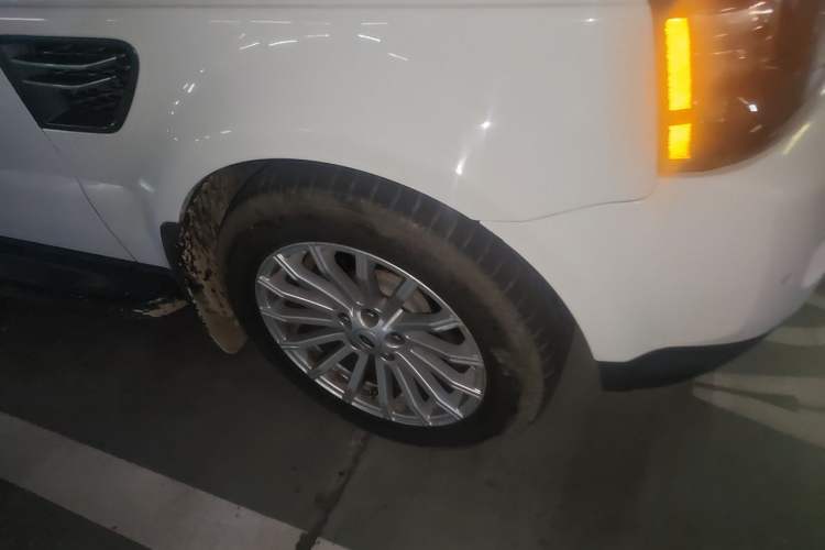 Used Land Rover Range Sport 2011 3.0 TDV6 Diesel Version Right Front Wheel Hub