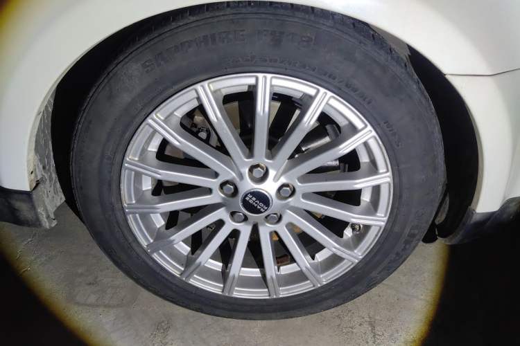 Used Land Rover Range Sport 2011 5.0 NA V8 HSE Right Front Wheel Hub