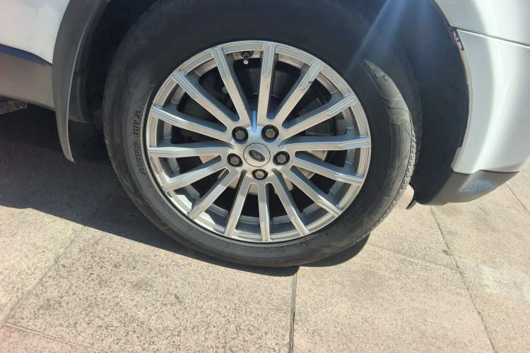 Used Land Rover Range Sport 2011 3.0 TDV6 Diesel Version Right Front Wheel Hub