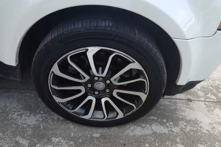 Used Land Rover Range Sport 2011 5.0 NA V8 HSE Right Front Wheel Hub
