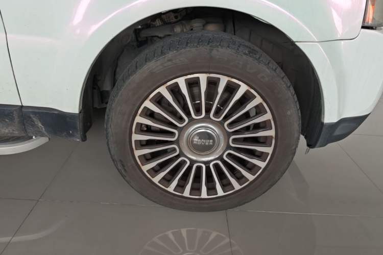 Used Land Rover Range Sport 2011 5.0 NA V8 HSE Right Front Wheel Hub