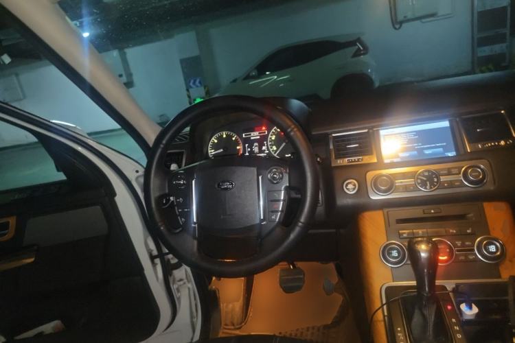 Used Land Rover Range Sport 2011 3.0 TDV6 Diesel Version Steering Wheel