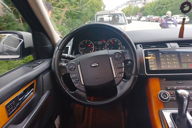 Used Land Rover Range Sport 2011 3.0 TDV6 Diesel Version Steering Wheel