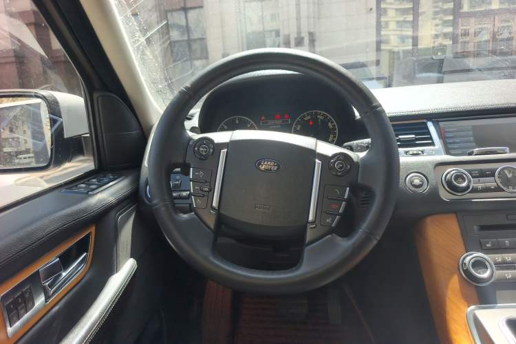 Used Land Rover Range Sport 2011 3.0 TDV6 Diesel Version Steering Wheel