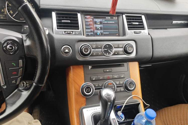 Used Land Rover Range Sport 2012 3.0 TDV6 HSE Diesel Edition Audio And AC Panel