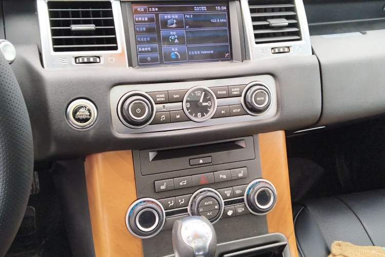 Used Land Rover Range Sport 2012 3.0 TDV6 HSE Diesel Edition Audio And AC Panel