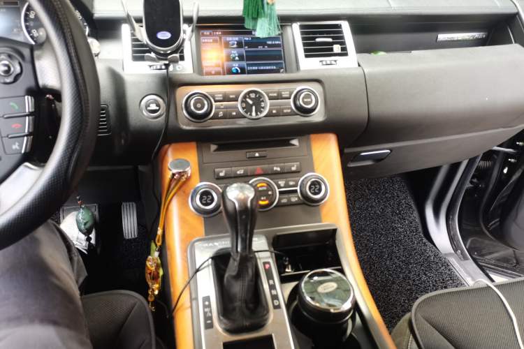 Used Land Rover Range Sport  Audio And AC Panel