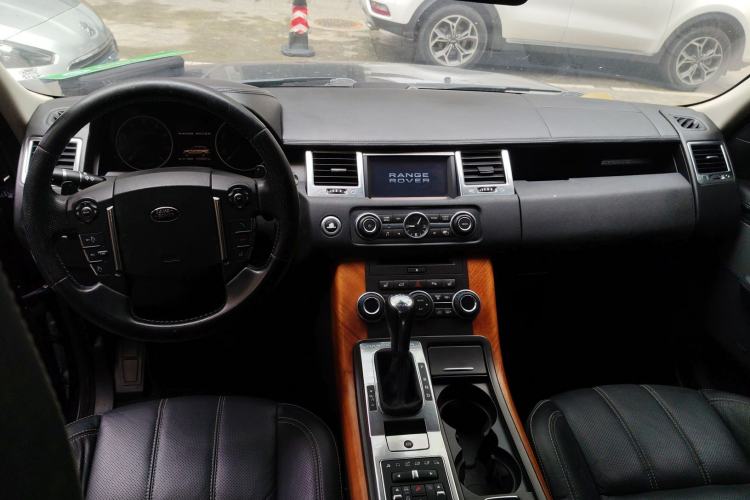 Used Land Rover Range Sport 2012 5.0 SC V8 HSE Center Console