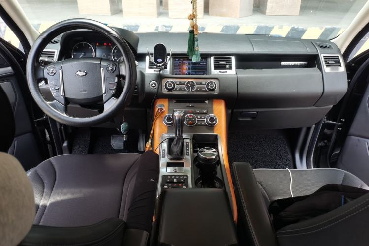 Used Land Rover Range Sport  Center Console