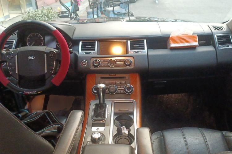 Used Land Rover Range Sport 2012 5.0 SC V8 HSE Center Console