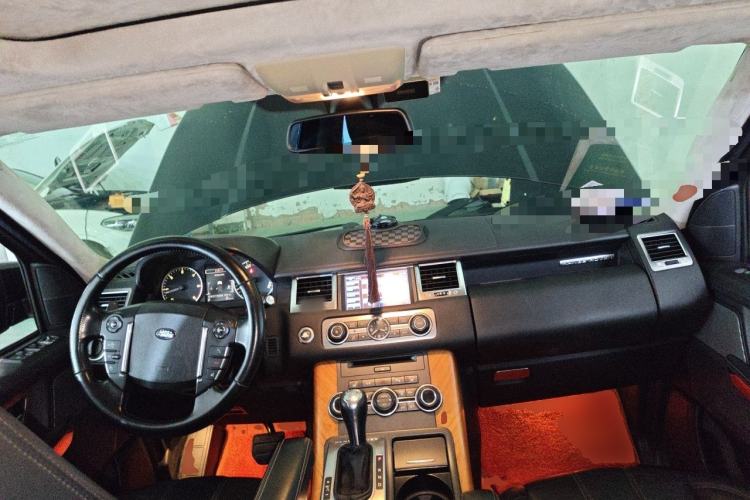 Used Land Rover Range Sport 2012 3.0 TDV6 HSE Diesel Edition Center Console