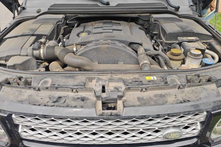 Used Land Rover Range Sport 2012 3.0 TDV6 HSE Diesel Edition Engine Bay