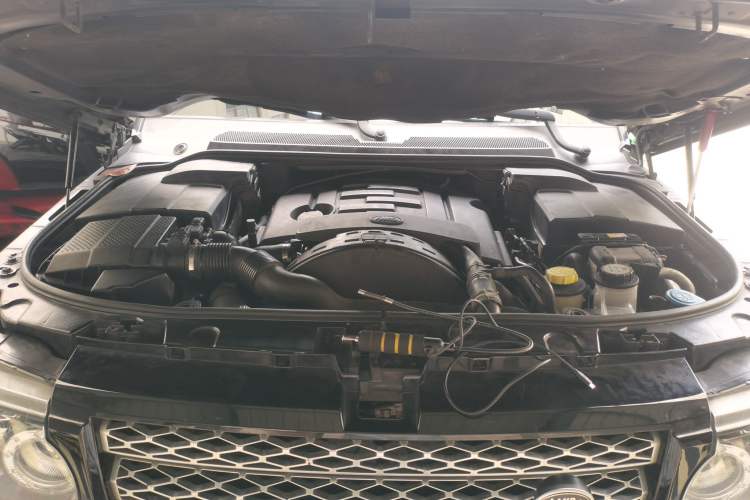 Used Land Rover Range Sport  Engine Bay