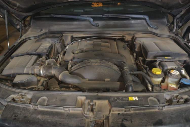 Used Land Rover Range Sport 2012 3.0 TDV6 HSE Diesel Edition Engine Bay