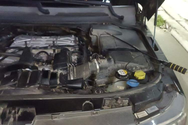 Used Land Rover Range Sport 2012 5.0 SC V8 HSE Engine Bay Left