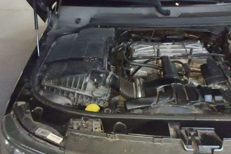 Used Land Rover Range Sport 2012 5.0 SC V8 HSE Engine Bay Right